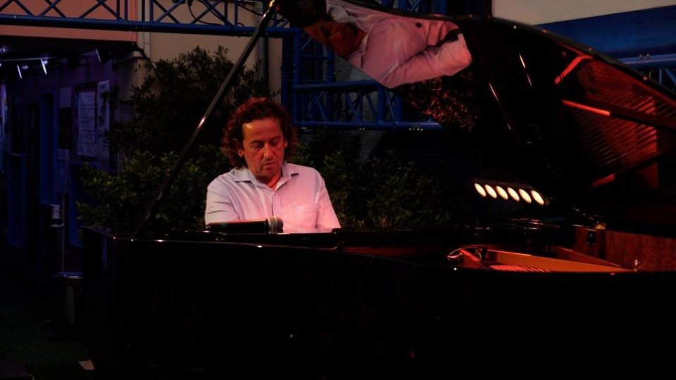 Soundcheck: Turneul Național Pianul Călător, ediția a XIII-a, începe, de această dată, internațional, cu un concert la Londra, care va avea loc astăzi, 4 mai