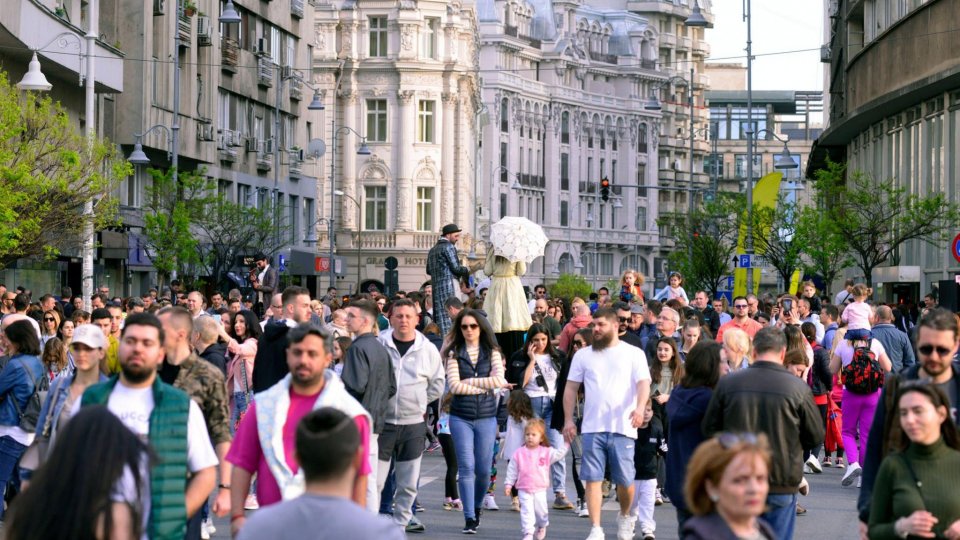 Spectacole de teatru pentru copii, ateliere interactive și expoziții, în programul celui de-al doilea weekend al evenimentului „Străzi deschise – Bucureşti, Promenadă urbană”