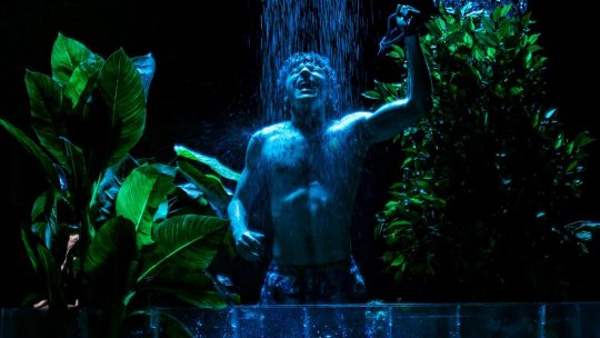 Balerinele acvatice, proiect câștigător în programul “StarT”,  în Premieră,  la Teatrul Tineretului Metropolis !  (vineri 12 mai, ora 19.00)