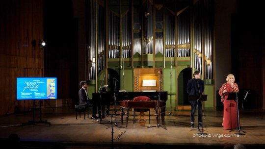 Aplauze pentru poet... pe scenă, la Festivalul Internațional de Teatru de la Sibiu