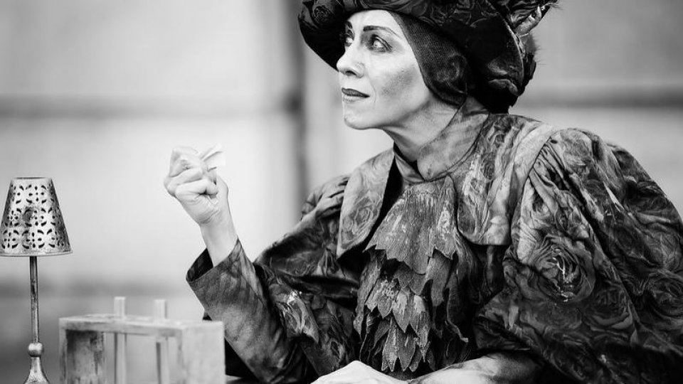 Teatrul Masca aduce spectacolul „Români la porțile lumii” la FITS 2023