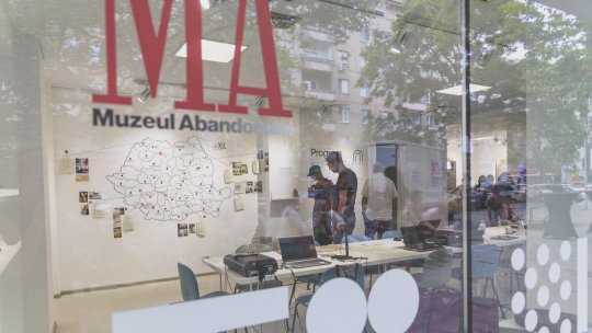Muzeul Abandonului și-a deschis pentru o lună porțile în Piața Amzei 