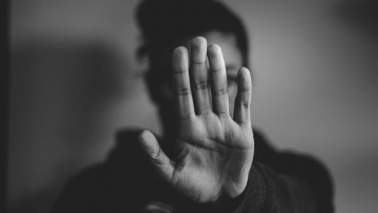 SONDAJ World Vision România: Unu din doi adolescenți crede că profesorii lui sunt puțin sau deloc pregătiți să-l informeze despre cum se poate feri de abuzurile sexuale