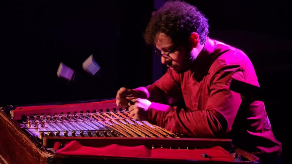 Pianistul Cătălin Răducanu va susține două concerte în județul Vrancea, în Turneul Național Un artist, un pian și un țambal - clasic, jazz, folclor