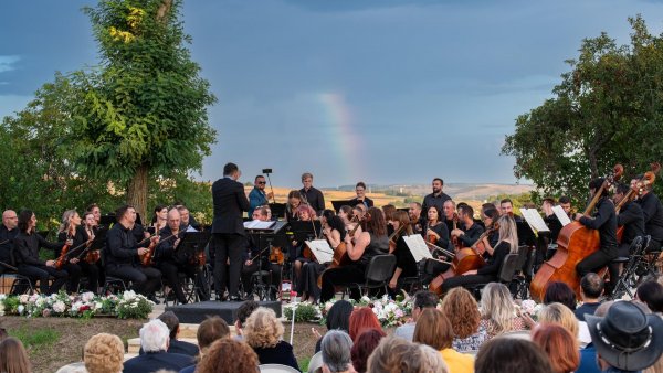Concert al Filarmonicii din Botoșani în onoarea lui George Enescu, la Casa Memorială din Liveni