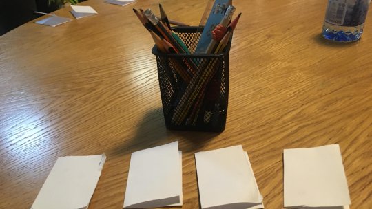 Casă, casă, vrem povești