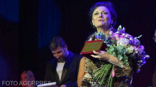 Povestiri din studioul artelor Sâmbătă 30 Septembrie ora 21 Realizator Magdalena Tara  Invitat special Alina Mavrodin Vasiliu - "ROMANȚA ESTE DOR"