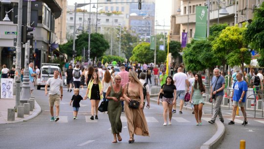 Weekend 9-10 septembrie LA „Străzi deschise – București, Promenadă urbană”: Spectacole de Teatru și Ateliere pentru copii Pe Calea Victoriei, concerte de jazz, spectacole de magie și circ în cartierul aviației