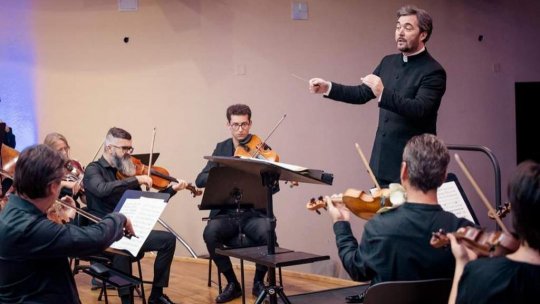 Concert Aniversar Mozart – Verdi, pe scena Filarmonicii Pitești sub bagheta dirijorală a lui Cătălin Toropoc