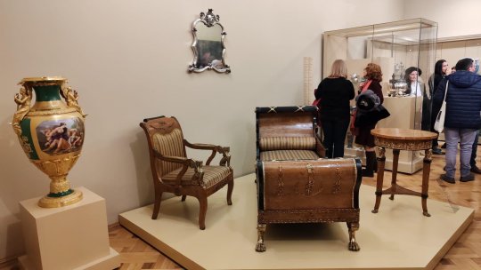 Utilitate, dar şi splendoare, în Galeria de Artă Decorativă Europeană