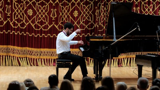 Pianistul Cătălin Răducanu, concert sold out și bis-uri cu sala în picioare la Ateneu