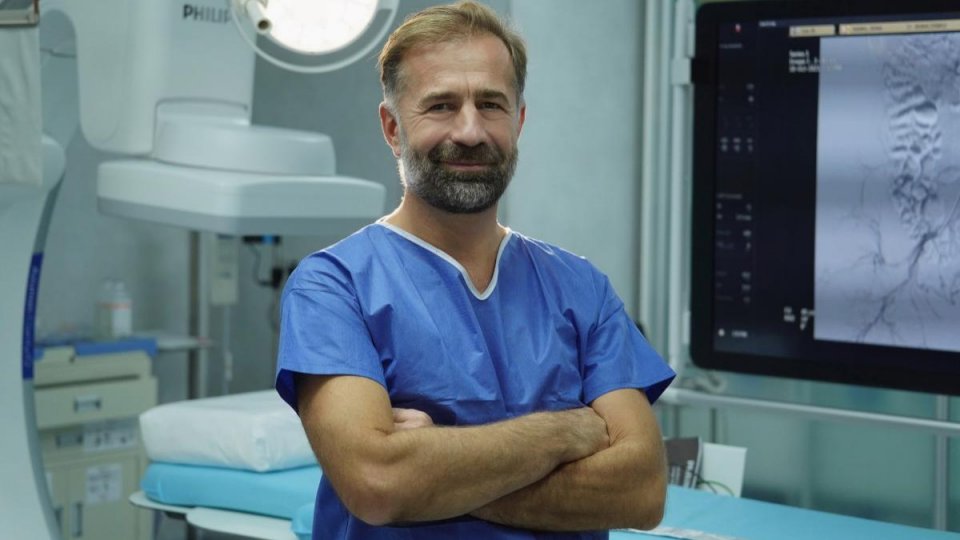 Dr.Rareș Nechifor: „Noi, medicii, avem datoria să ascultăm pacientul, să-i respectăm și să-i onorăm încrederea cu care vine la noi. Și dacă reușim să facem acest lucru, schimbăm vieți”