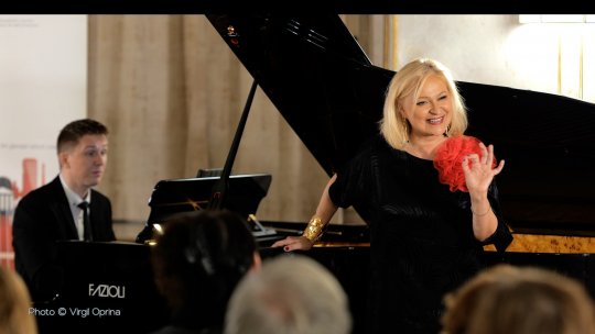 Melodie Dor Magie – mezzosoprana Ruxandra Donose și pianistul Sergiu Tuhuțiu într-un turneu de sărbători… acasă