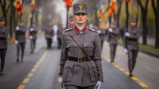 Născut în România cu căpitanul Isabela Ecaterina Diaconu, prima femeie care a trecut pe sub Arcul de Triumf în calitate de comandant de pluton