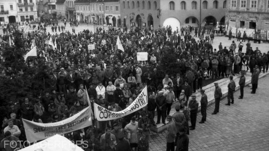 Idei în nocturnă. Pagini de Istorie - Revoluția din decembrie 1989, după 35 de ani