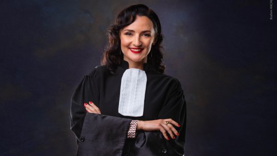 Născut în România cu Monica Laroche Dinu Bakos, doctor în drept penal, cadru didactic universitar la Facultatea de Drept a Universității din Rennes și avocat în Baroul din Rennes