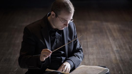 Din S.U.A. la București: dirijorul Radu Paponiu la pupitrul Orchestrei Naționale Radio