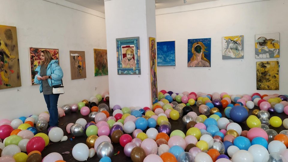 Expoziția „21 de grame de suflet” - Dincolo de efortul zilnic, o mare bucurie în faţa şevaletului