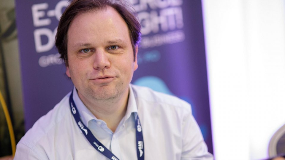 Timpul prezent - Legea AI: Cum protejăm democrația și libertățile în era Inteligenței Artificiale? | PODCAST