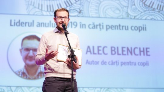 Autorul Alec Blenche:  „Dacă ne-am spune poveștile unii altora, ne-am cunoaște mai bine, ne-am înțelege mai bine, am avea mai multă empatie, ar fi mai puțin bullying” | PODCAST
