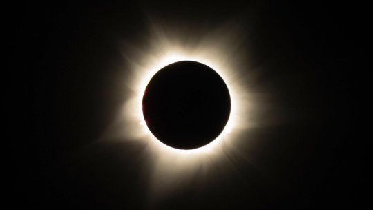 Mirel Bîrlan: „O eclipsă de soare poate fi privită din perspectivă ludică (...) dar și din cea științifică” | PODCAST