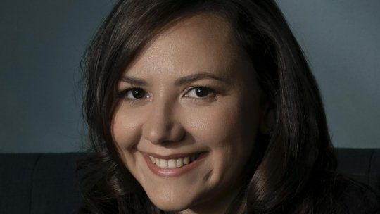 Timpul prezent în literatură - Adriana Jderu: „Îmi imaginez că stau la masă cu personajul meu”