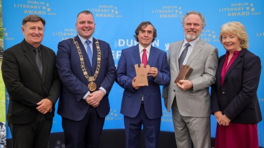 Interviu cu scriitorul Mircea Cărtărescu de la Festivalul Internațional de Literatură de la Dublin: „Traducătorul nu trebuie să fie o Cenușăreasă a literaturii, ci o vedetă, alături de scriitor” | PODCAST