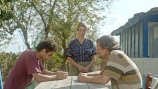 Trei kilometri până la capătul lumii, semnat de Emanuel Pârvu și  prezentat în competiția oficială anul acesta la Cannes,  vine în cinematografe din 11 octombrie 2024