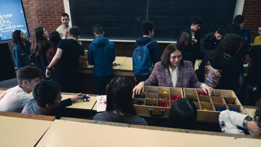 Claudia Chilom: ,,Este imposibil să nu găsești un subiect de interes în Facultatea de fizică!"