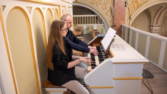 Organiștii Eduard Antal și Maria-Luisa Andrici au ajuns în Transilvania - marți, 16 iulie, concert la Arad