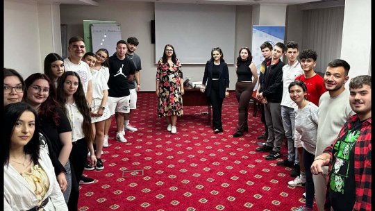 Peste 520 de tineri din Argeș au învățat despre educație media și fake news într-un proiect finanțat de Consiliul Europei