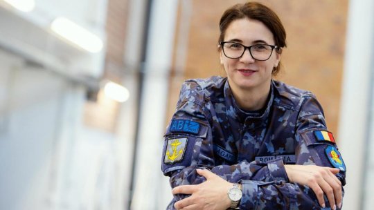 Născut în România cu Adriana-Georgiana Agape, prima femeie comandant din istoria Forțelor Navale Române