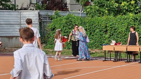 Profesoara Adriana Cireș: ”Într-un fel ești atent, receptezi și predai într-o școală care îți oferă tot confortul”