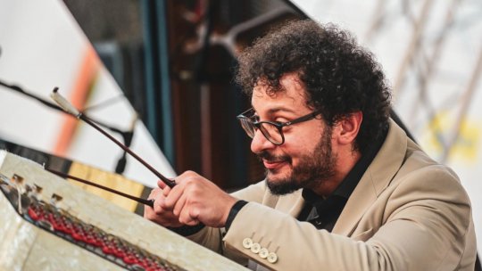 Cătălin Răducanu concertează luni, 16 septembrie, la Deva, în Turneul Național "Un artist, un pian, un țambal - clasic, jazz, folclor”