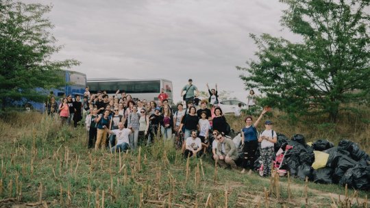 Cu 2 zile înainte de Ziua de Curățenie Națională, Let’s Do It, România! anunță peste 150.000 de înscrieri și lansează expoziția „Importanța unui mediu curat” la Palatul Parlamentului