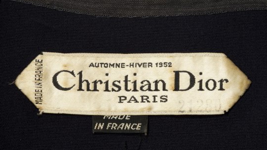 Ilustrata din Amsterdam - Dior, A New Look