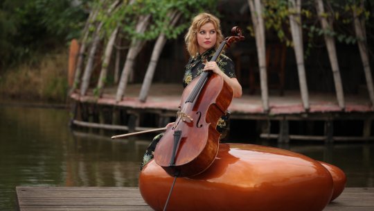 Ana Topalovic: „Mă inspiră muzica clasică, însă vreau să abordez lucruri noi, fuziuni noi și să descopăr noi metode de exprimare, fără să las tradiția complet în urmă”