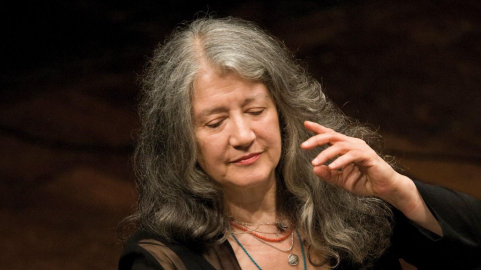 Radio România Cultural transmite în direct concertul pe care celebra pianistă Martha Argerich îl susține în această seară