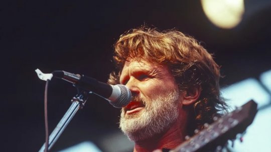 Kris Kristofferson, cântărețul de muzică country, autor al hiturilor ”Me și Bobby McGee” și ”Help Me Make It Through the Night” a murit la vârsta de 88 de ani