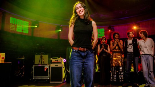 Mina Okabe - artista de origine danezo-japoneză a cărei muzică reflectă o moștenire culturală bogată