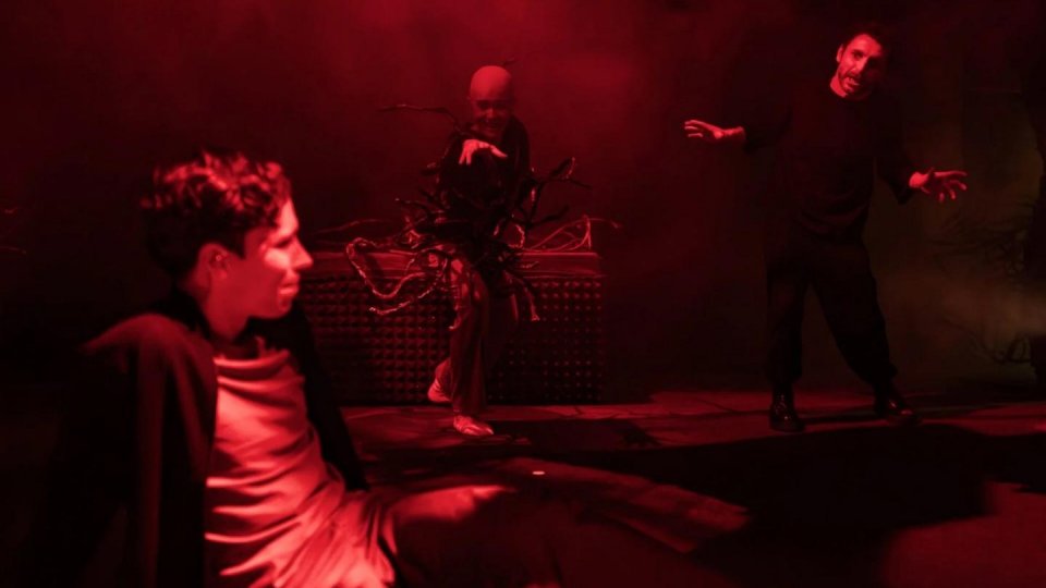 Experiență audio imersivă oferită de sound designerul Călin Țopa în spectacolul „Șapte minute după miezul nopții”. Premiera, sâmbătă, la Teatrul Excelsior