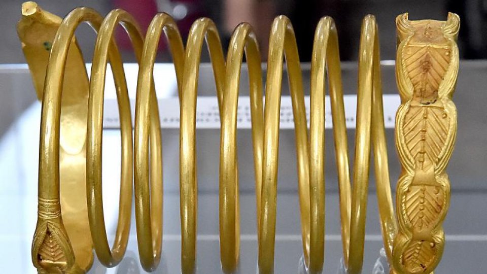 “În cazul unui cutremur, nu pierdem coiful și trei brățări, pierdem tot” - Mihaela Simion, arheolog și muzeograf la Muzeul Național de Istorie a României