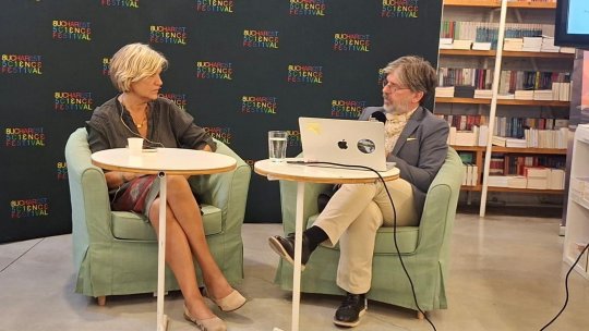 Răzvan Caracaș: „La începuturile sale, Sistemul Solar deja era extrem de populat, erau sute, mii de planete de diverse dimensiuni. Șansa de coliziune era aproape sigură”
