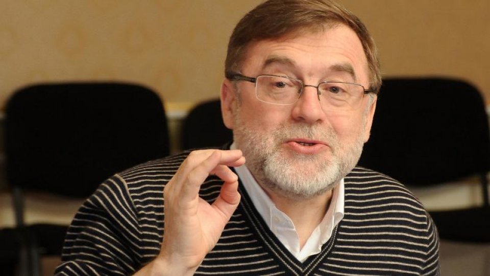 Matei Vișniec: „Teatrul este un spațiu care creează punți între oameni. Dacă politica ne dezbină, teatrul ar trebui să fie locul unde venim în familie, unde respirăm altfel și discutăm altfel despre lume”
