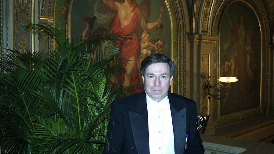 Povestiri din studioul artelor - Invitat special George Sfedu Consul General Onorific al României - Philadephia, SUA: "Odată cu trecerea anilor, viața este făcută din tot mai multe povești și imagini"