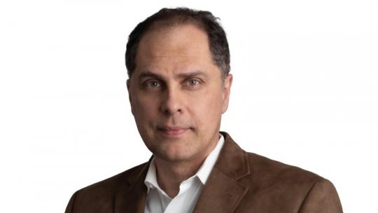 Doru Mugur Paul: Ceea ce IA-ul nu va înlocui vor fi emotivitatea și, respectiv, inteligența emoțională a omului. Pentru că ”mașinile” nu vor fi capabile de sentimente ci doar de simularea lor