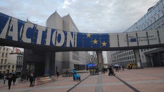 Impactul reglementărilor impuse spațiului online, la un an după intrarea lor în vigoare