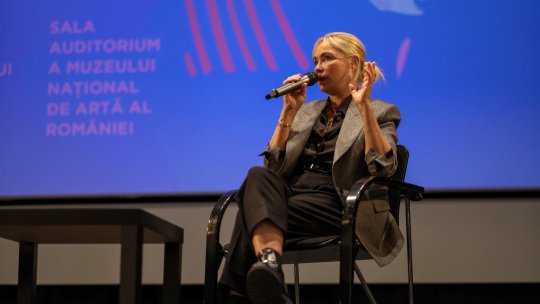 Emmanuelle Béart – mai multe chipuri pentru femeia independentă