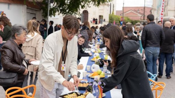 Programul CIVICULT: Peste 1.700 de tineri implicați în transformarea comunităților locale prin cultură și civism