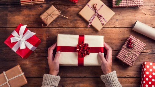 Laboratorul de neuroștiințe: Ce se întâmplă în creierul nostru atunci când dăruim și primim cadouri?
